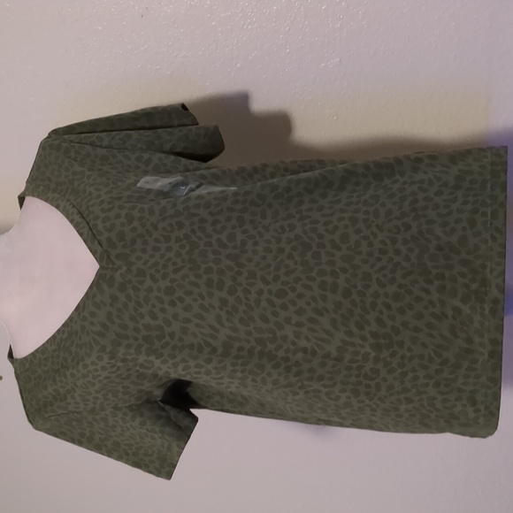 NWT gap v neck t-shirt size L - Picture 2 of 10